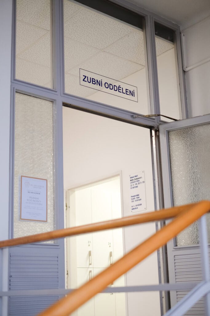 Vstup do stomatochirurgické ordinace v Brně